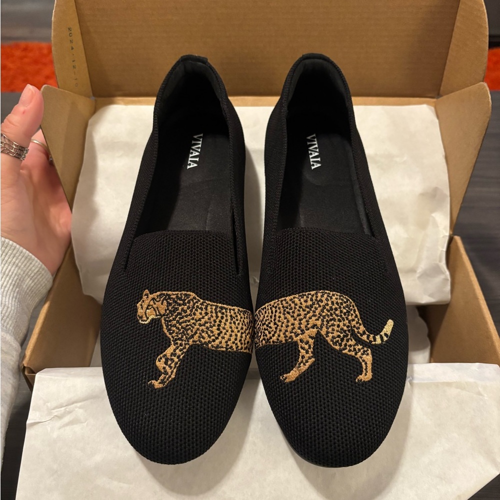 NWT Vivaia Audrey Black Leopard Embroidered Loafers 🐆 (style worn by Selena G)
